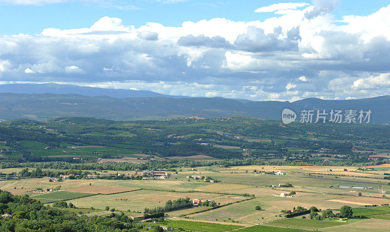 Le Luberon:靠近Lacoste和Bonnieux